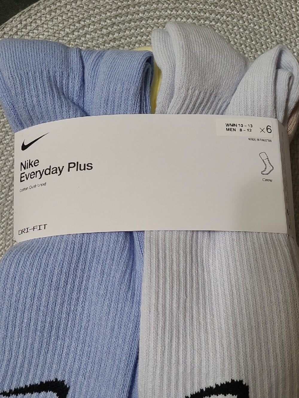 Nike Unisex Crew Athletic Socks - Picture 3 of 6